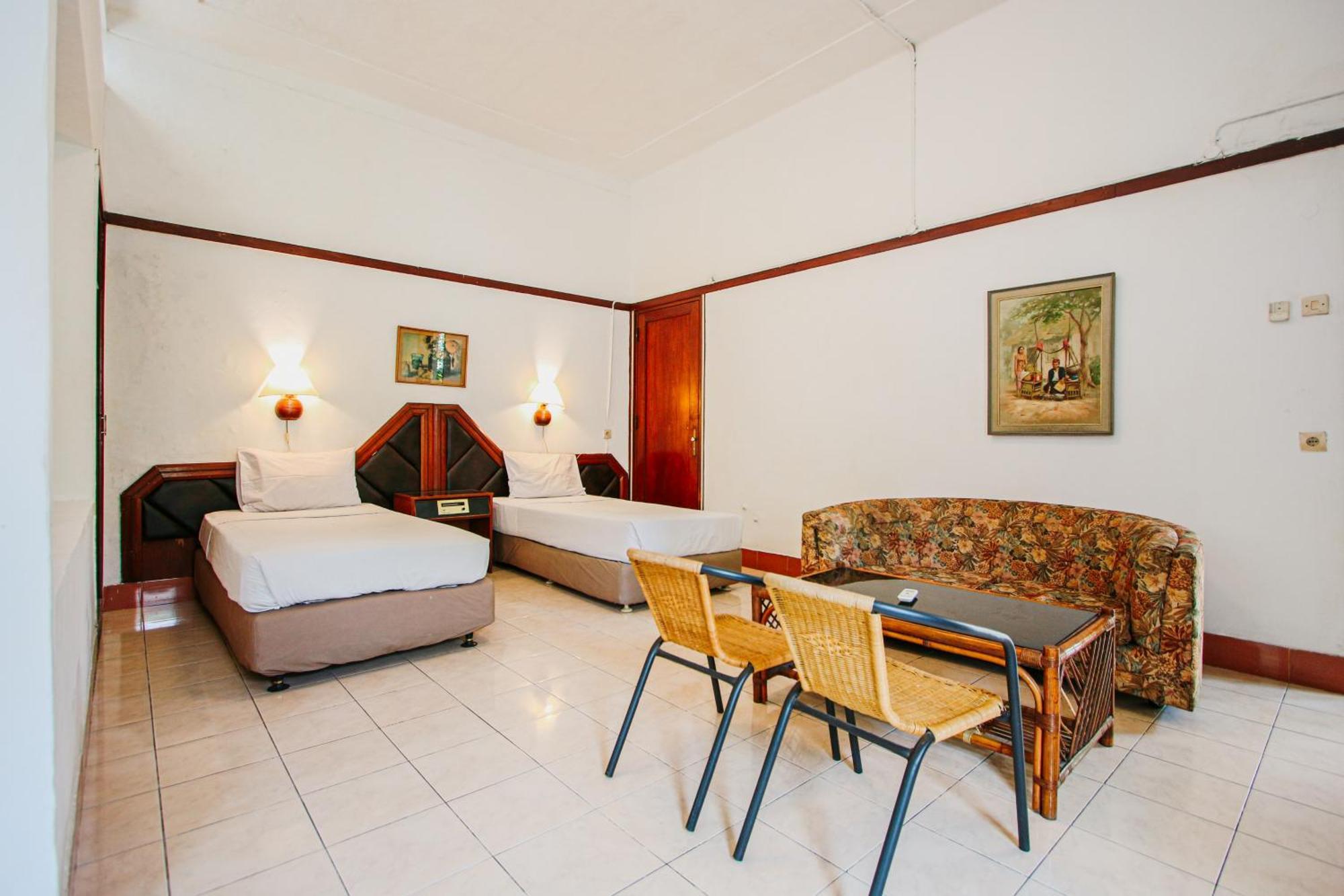 Hotel Bumi Asih Gedung Sate Bandung Exterior foto